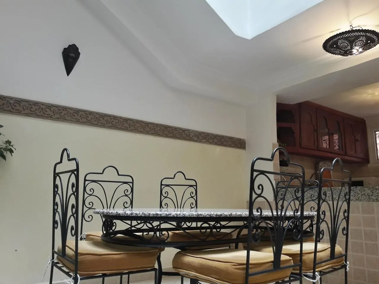 Qaria Riad Family Wifi And Terrace Marakeş